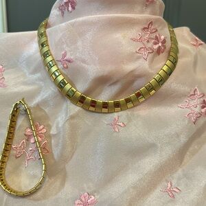 Beautiful vintage gold linked links 70s 80s necklace and bracelet set
